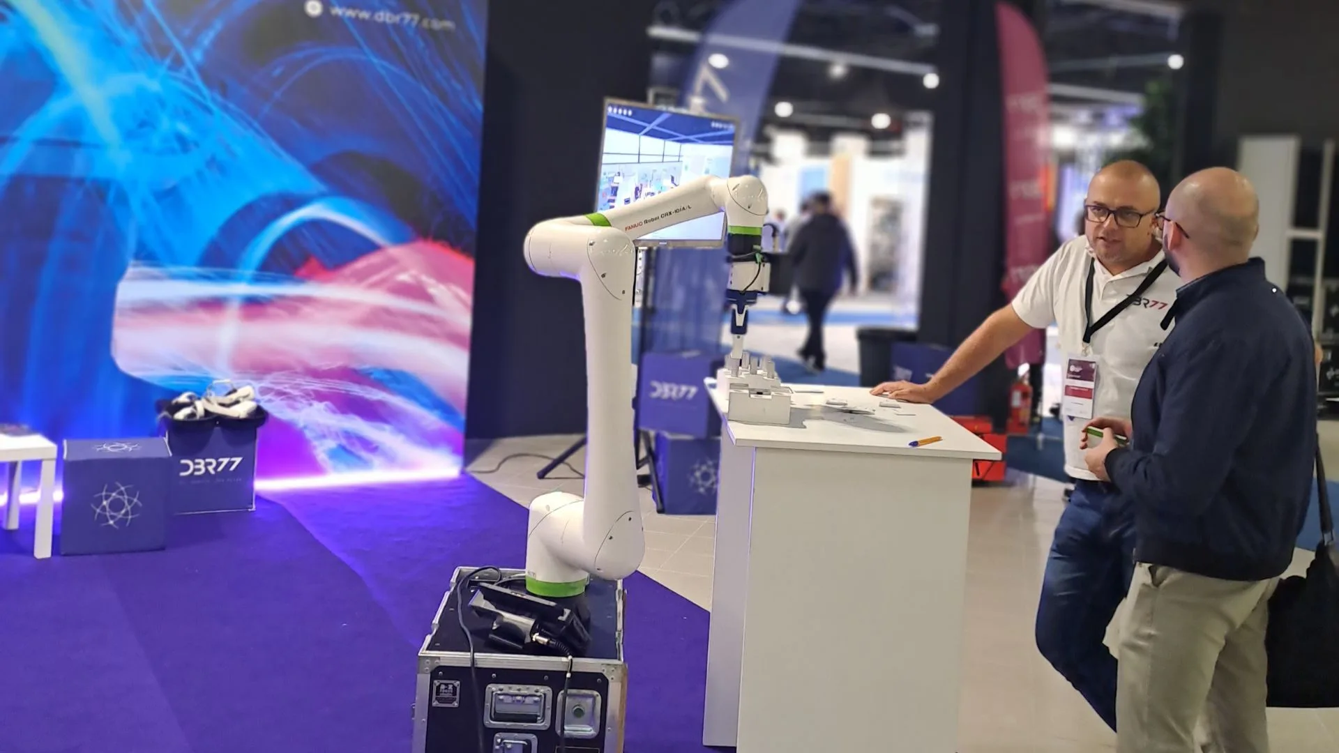 DBR77 — robot FANUC na targach